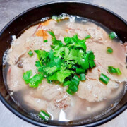 Hand Made Noodles Soup with Beef 兰州牛肉汤拉面